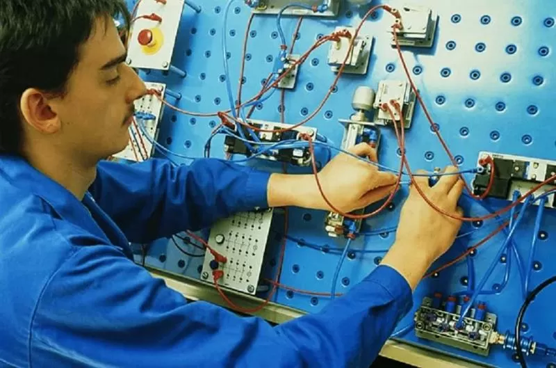 Ремонт и обслуживание телекоммуникационного оборудования и базовых станций в городе Мурманск