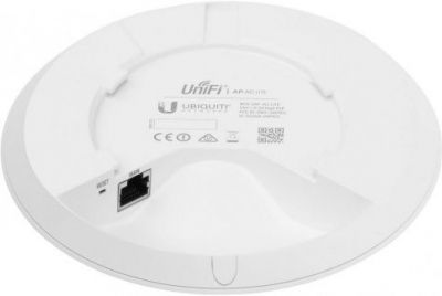 Точка доступа Ubiquiti UAP-AC-LITE-5 вид снизу порт Ethernet